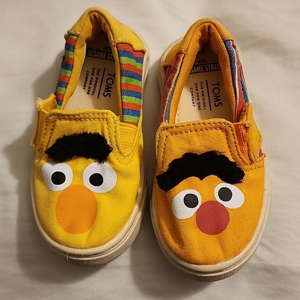 TOMS x Sesame Street Bert and Ernie Limited Edition Slip On Shoes Kids